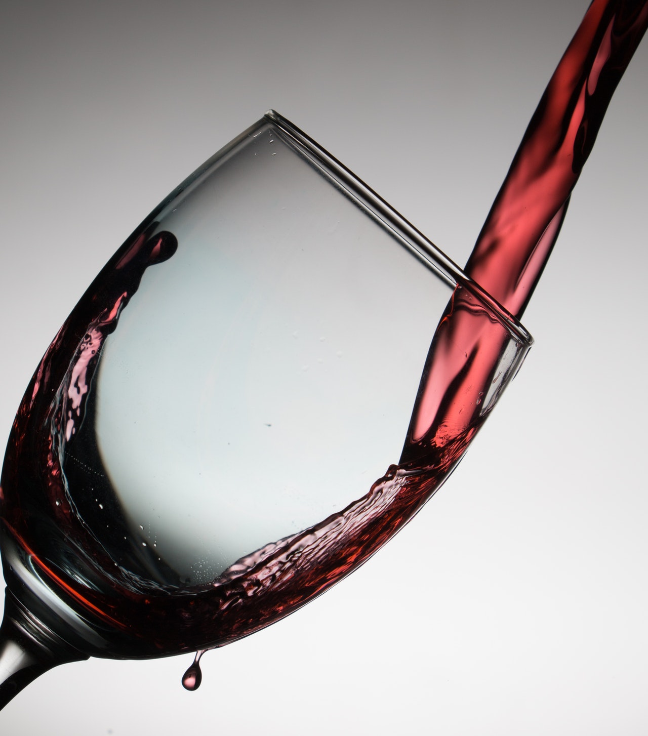 https://www.sciend.com/wp-content/uploads/2013/10/red-wine-glass.jpg